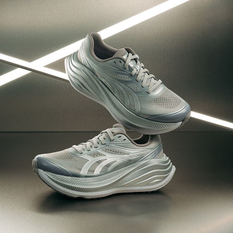 รองเท้าผ้าใบแบรนด์แท้ พื้นหนาน - Shock Absorbing Gym Trainers บทวิจารณ์และราคา
