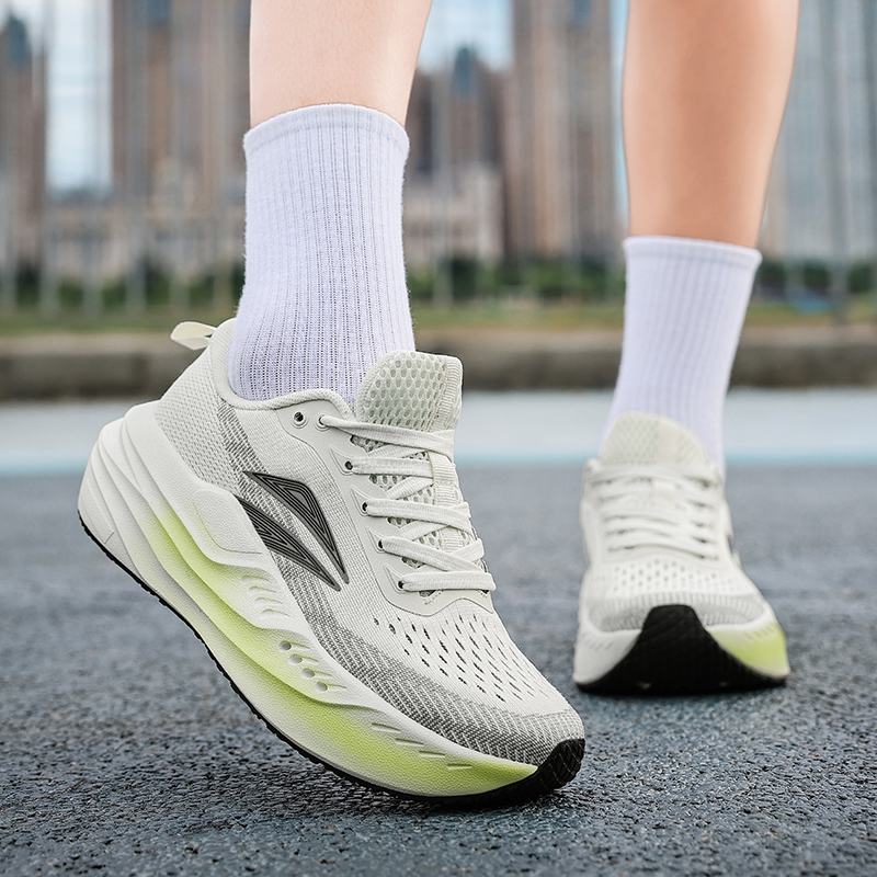 รองเท้าวิ่งผู้ชาย รองเท้าผ้าใบ - Lightweight Road Running Shoes บทวิจารณ์และราคา