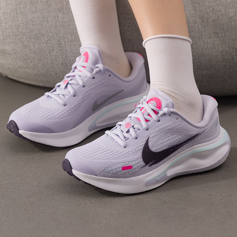 รองเท้าผู้หญิง Nike รุ่นดั้งเด - Lightweight Road Running Shoes บทวิจารณ์และราคา