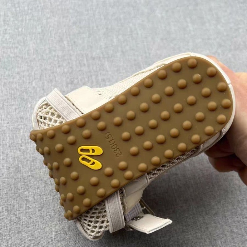 รองเท้าผ้าใบแบบสานรุ่นใหม่ 202 - Sneakers บทวิจารณ์และราคา