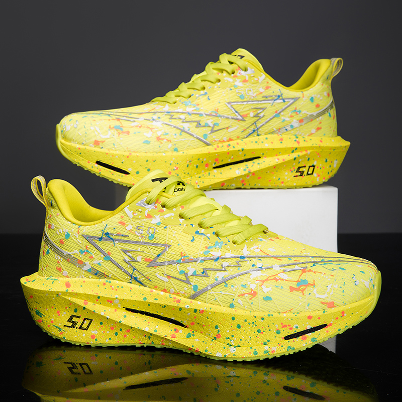 รองเท้าวิ่งมาราธอน พื้นคาร์บอน - Carbon Plate Marathon Racing Shoes บทวิจารณ์และราคา
