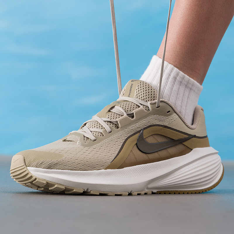 รองเท้าผู้ชาย Nike รุ่นดั้งเดิ - Lightweight Road Running Shoes บทวิจารณ์และราคา