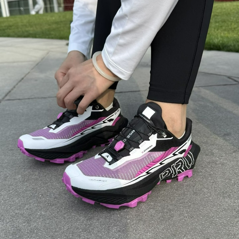 รองเท้าวิ่งเทรลยูนิเซ็กส์แบรนด - Anti Slip Trail Running Sneakers บทวิจารณ์และราคา