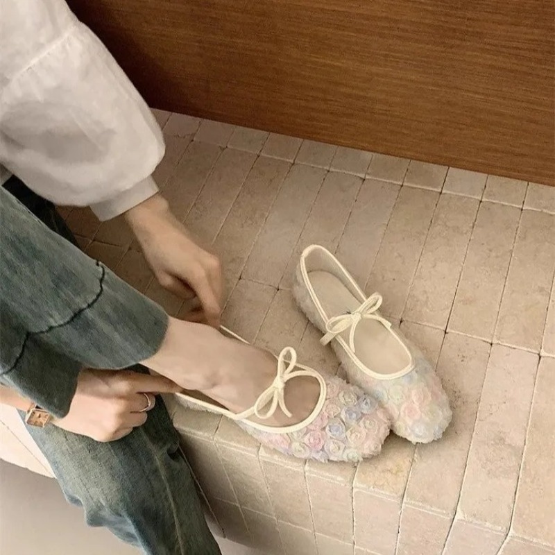 รองเท้าแมรี่เจนตาข่ายลายกุหลาบ - Boots บทวิจารณ์และราคา