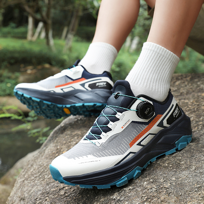 รองเท้าวิ่งเทรลสำหรับผู้ชายรุ่ - Anti Slip Trail Running Sneakers บทวิจารณ์และราคา